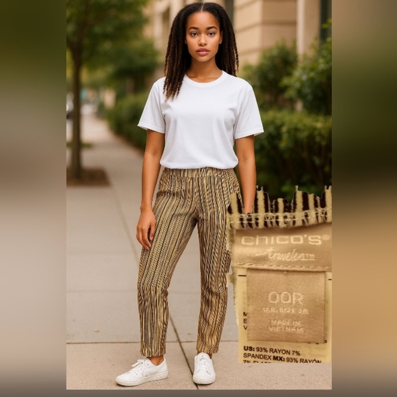 Chicos Travelers - Cropped Pants With Black & White Stripes, Faux Front Pockets, - Picture 1 of 14